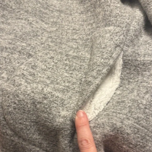 Gone to Goodwill. Splendid Brand From Anthropology Gray & Cream Women's Fleece - Picture 8 of 8